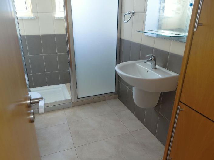 Image No.27-3 Bed Property for sale