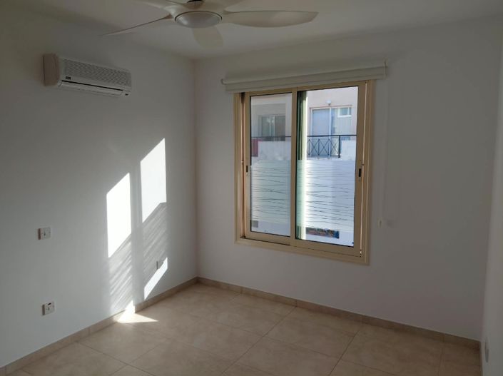 Image No.28-3 Bed Property for sale