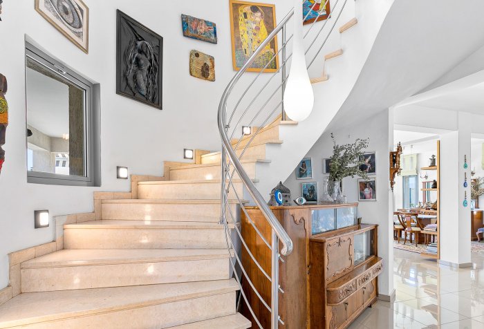 Image No.14-6 Bed Villa for sale