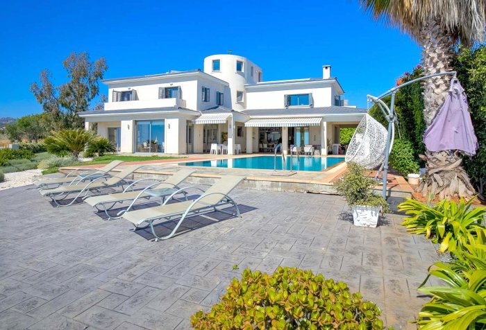 Image No.2-6 Bed Villa for sale