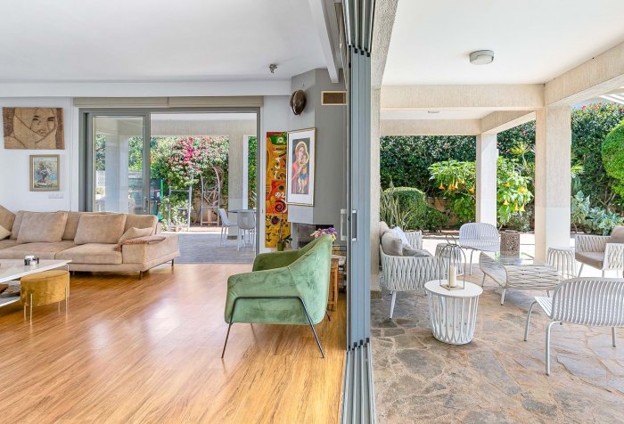 Image No.8-6 Bed Villa for sale