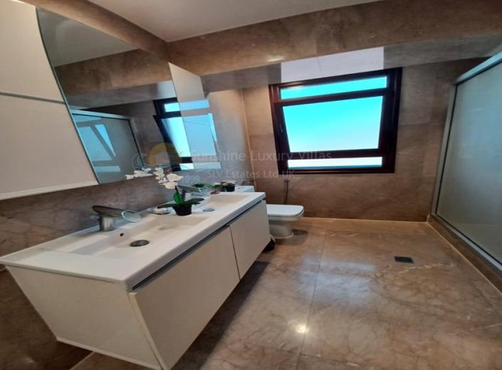 Image No.18-3 Bed Villa for sale