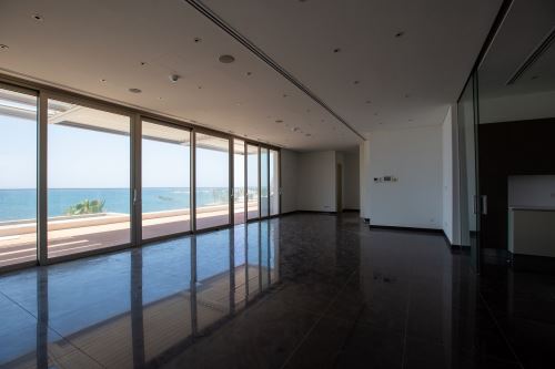 Image No.8-28 Bed Property for sale