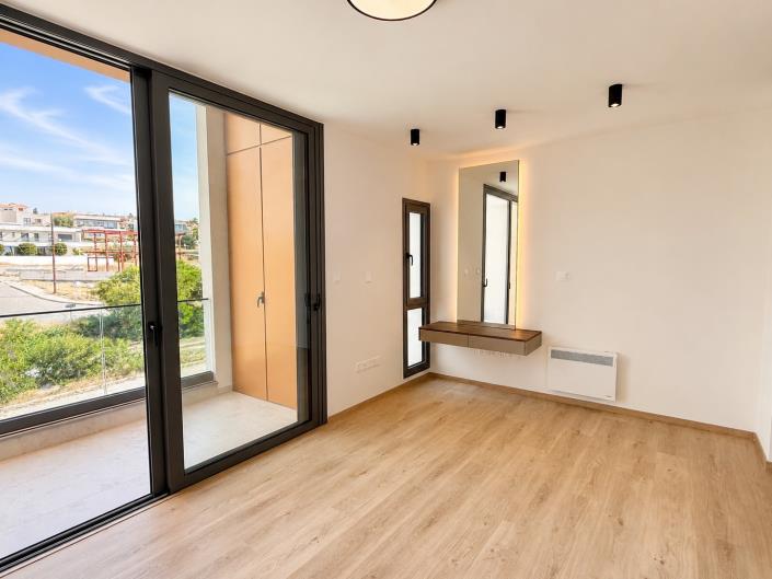 Image No.9-4 Bed House for sale