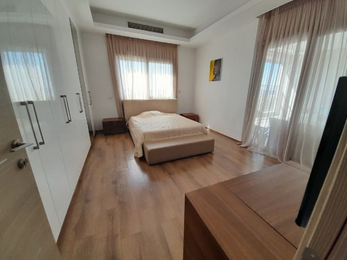 Image No.10-Propriété de 4 chambres à vendre à Agios Tychonas