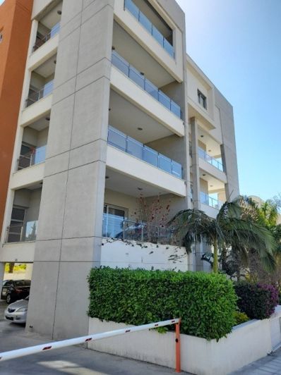 Image No.2-Propriété de 4 chambres à vendre à Agios Tychonas