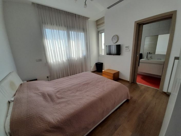 Image No.9-Propriété de 4 chambres à vendre à Agios Tychonas