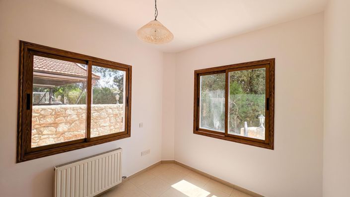 Image No.10-4 Bed Villa for sale
