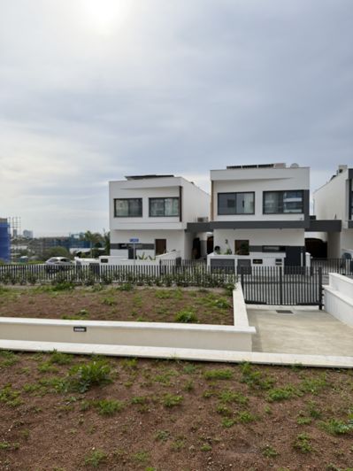 Image No.24-3 Bed Apartment for sale