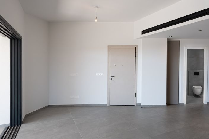 Image No.5-4 Bed Property for sale
