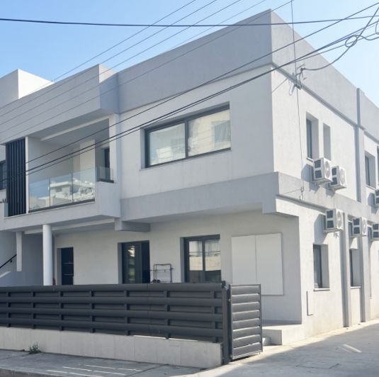 Image No.2-6 Bed Property for sale