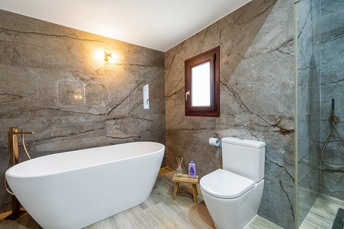 Image No.21-4 Bed Bungalow for sale
