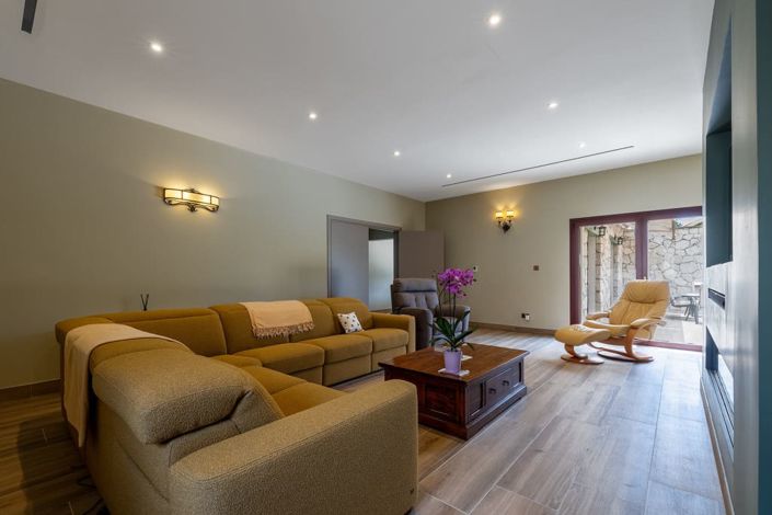 Image No.8-4 Bed Bungalow for sale