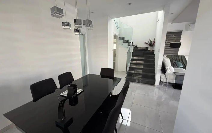 Image No.7-3 Bed Villa for sale