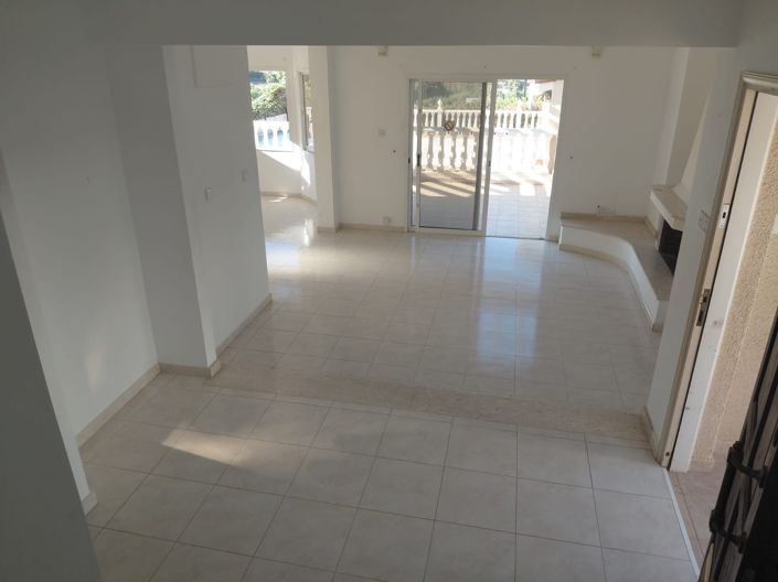 Image No.10-3 Bed Villa for sale