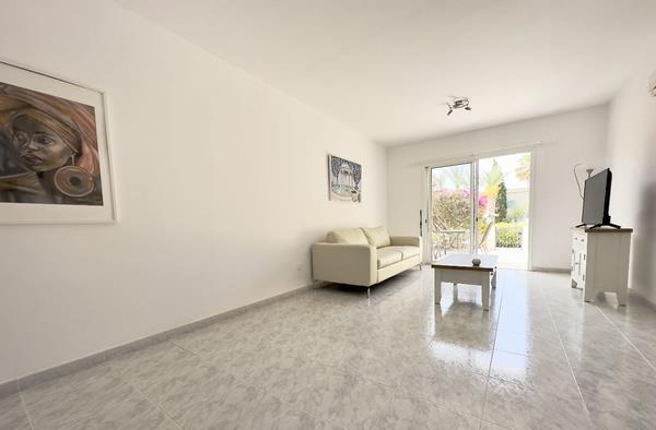 Image No.2-2 Bed Townhouse for sale