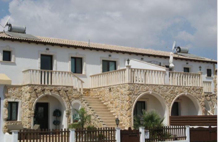 Image No.3-3 Bed Villa for sale