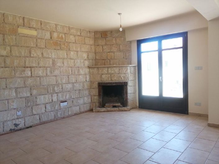 Image No.4-4 Bed Property for sale