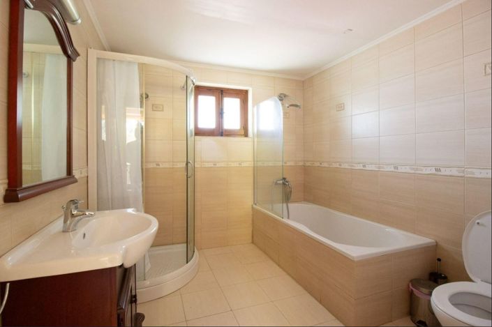 Image No.10-4 Bed Villa for sale
