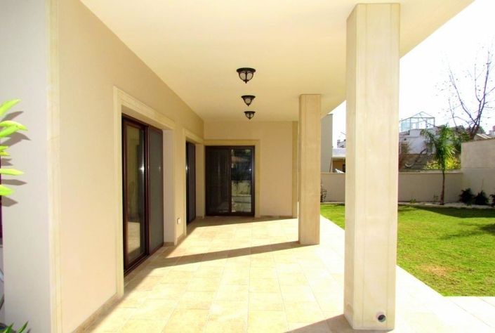 Image No.3-4 Bed Villa for sale