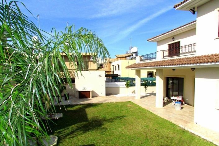 Image No.8-4 Bed Villa for sale