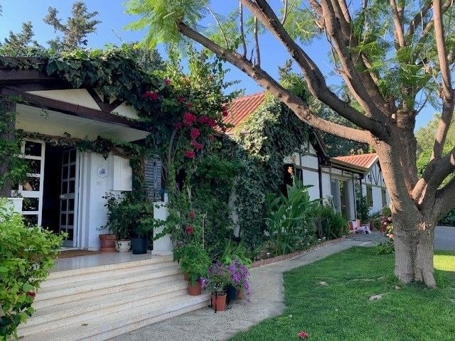 Image No.3-4 Bed Villa for sale