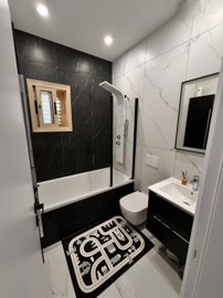 15250947984