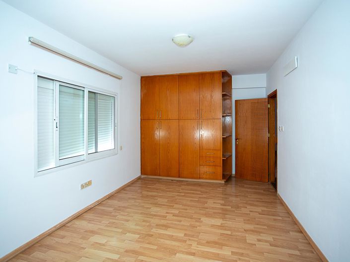 Image No.16-4 Bed Property for sale