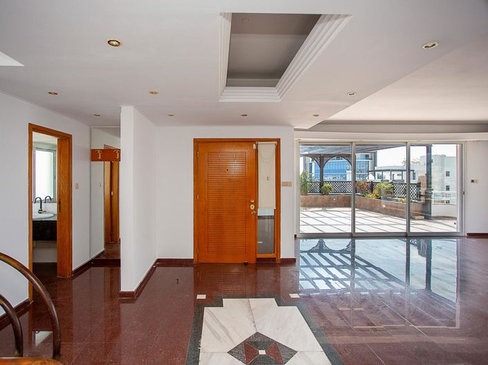 Image No.6-4 Bed Property for sale