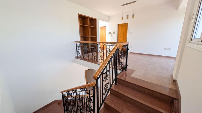 Image No.10-3 Bed Villa for sale