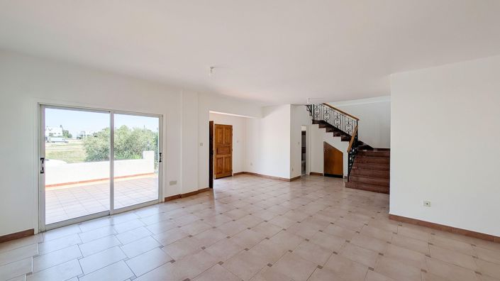 Image No.9-3 Bed Villa for sale