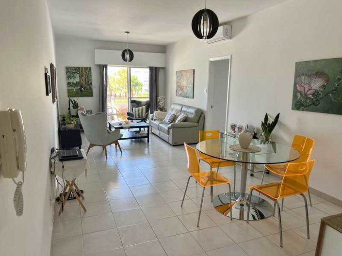 Image No.2-Appartement de 3 chambres à vendre à Mouttagiaka