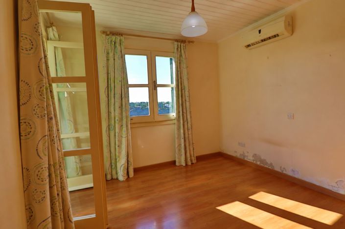 Image No.10-2 Bed Townhouse for sale