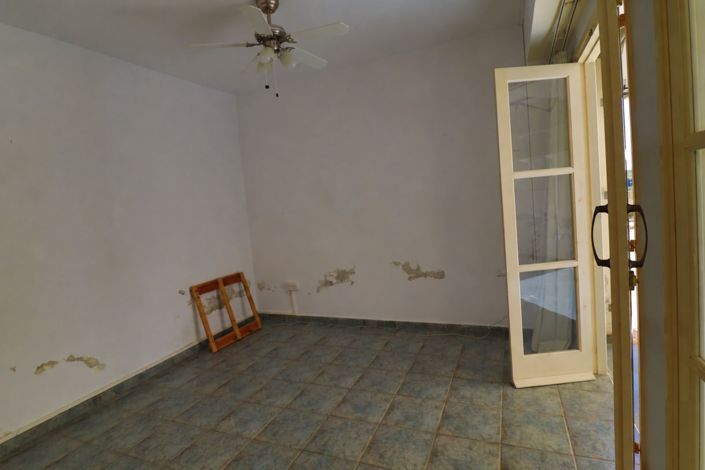 Image No.25-2 Bed Townhouse for sale