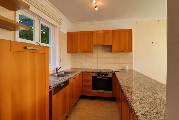 Image No.6-2 Bed Townhouse for sale