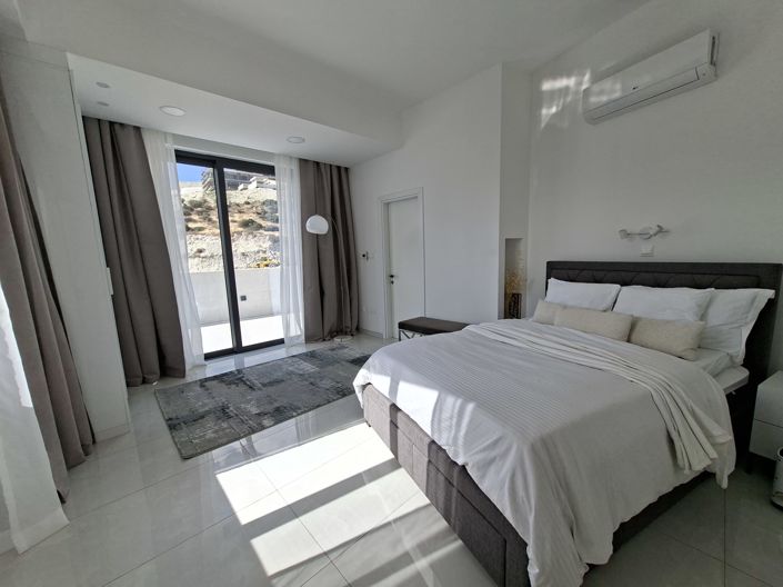 Image No.17-8 Bed Villa for sale