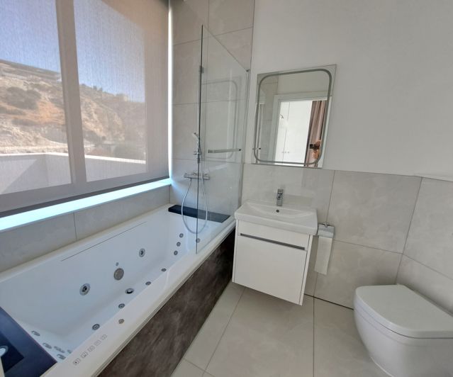 Image No.22-8 Bed Villa for sale