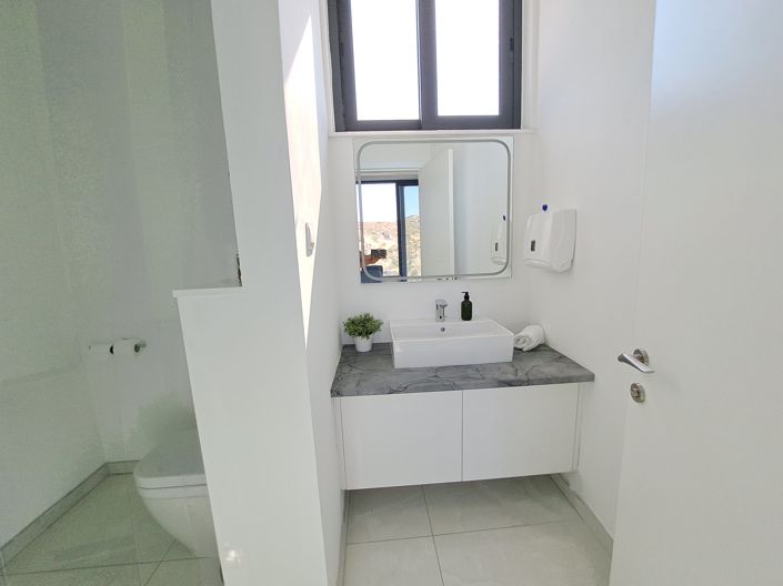 Image No.30-8 Bed Villa for sale