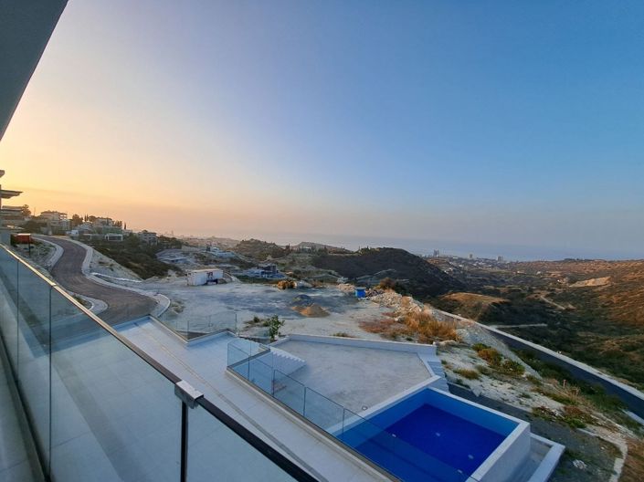 Image No.36-8 Bed Villa for sale