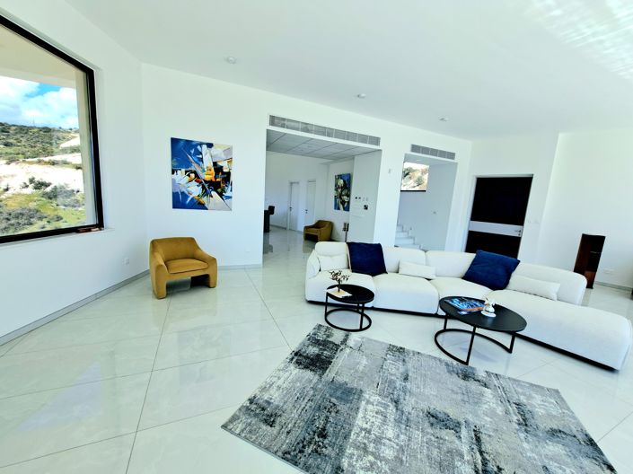 Image No.8-8 Bed Villa for sale