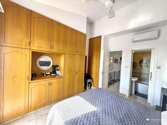 Image No.14-2 Bed Townhouse for sale