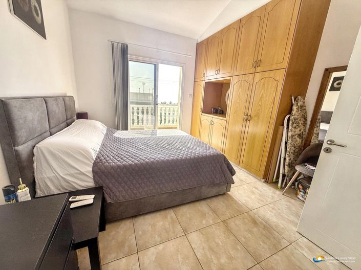 Image No.15-2 Bed Townhouse for sale