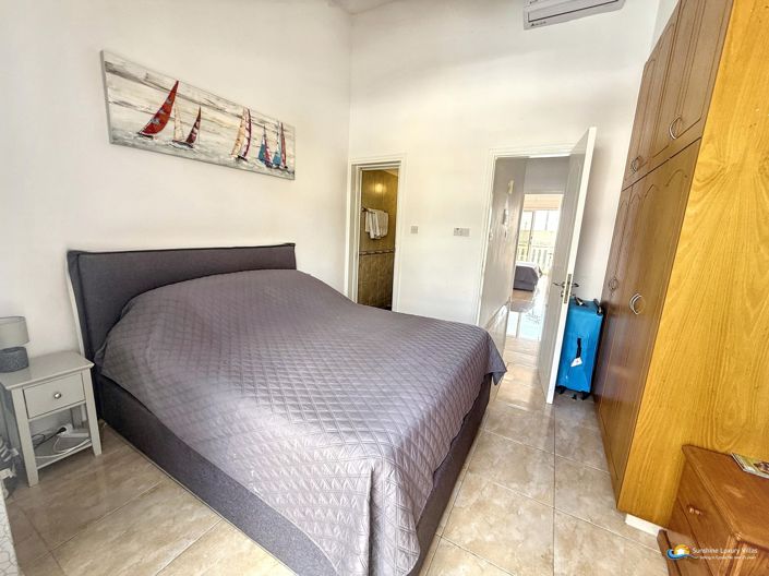 Image No.17-2 Bed Townhouse for sale