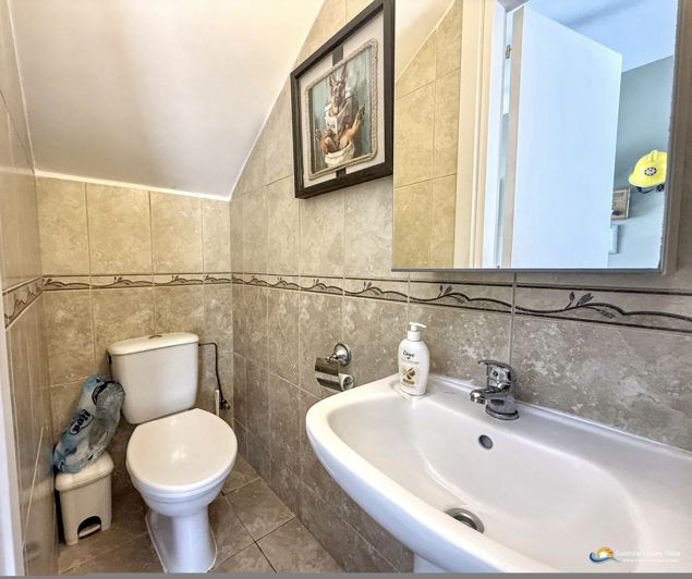 Image No.18-2 Bed Townhouse for sale