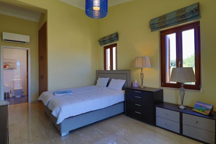 Image No.15-4 Bed Villa for sale