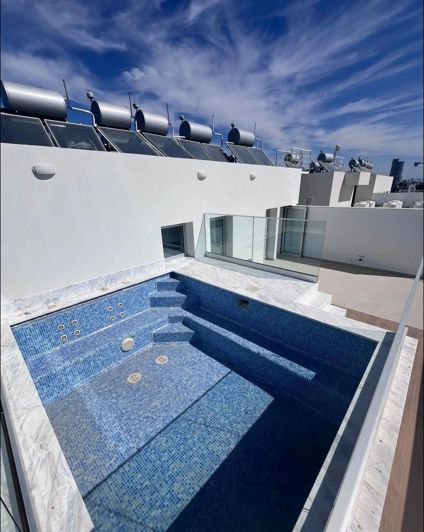 Image No.12-3 Bed Property for sale