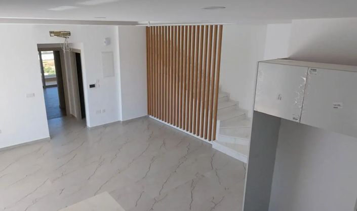 Image No.3-3 Bed Property for sale