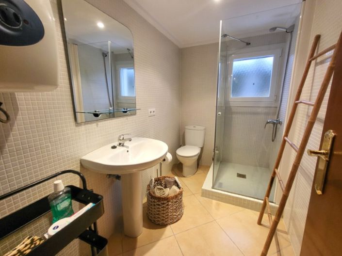 Image No.37-5 Bed Villa for sale