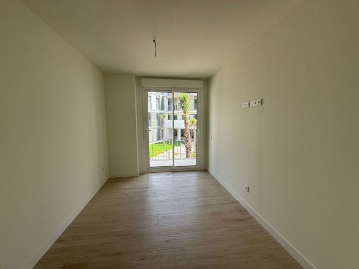 Image No.44-3 Bed Apartment for sale