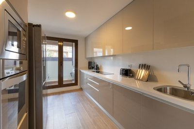 1894-apartment-for-sale-in-avenida-paris-bloq